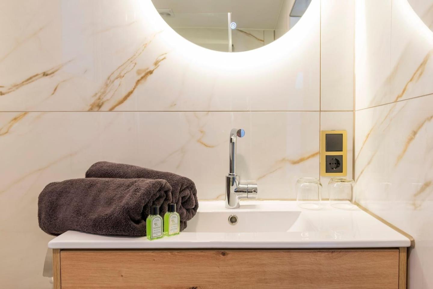 Lovely Suite Newly Renovated Τίλμπουργκ Εξωτερικό φωτογραφία